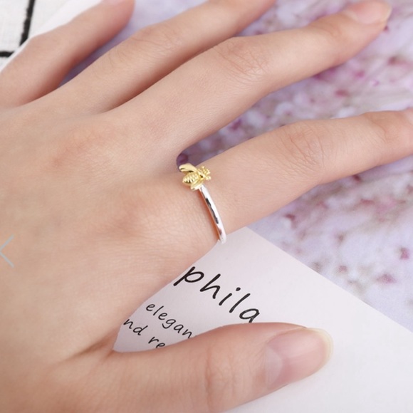 New Simple Tiny Sterling 🐝 Ring - Picture 3 of 3